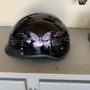 Women’s motorcycle helmet